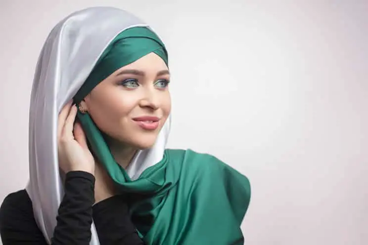 What Color Do Muslim Brides Wear? (Choices Reviewed) – Planning a ...